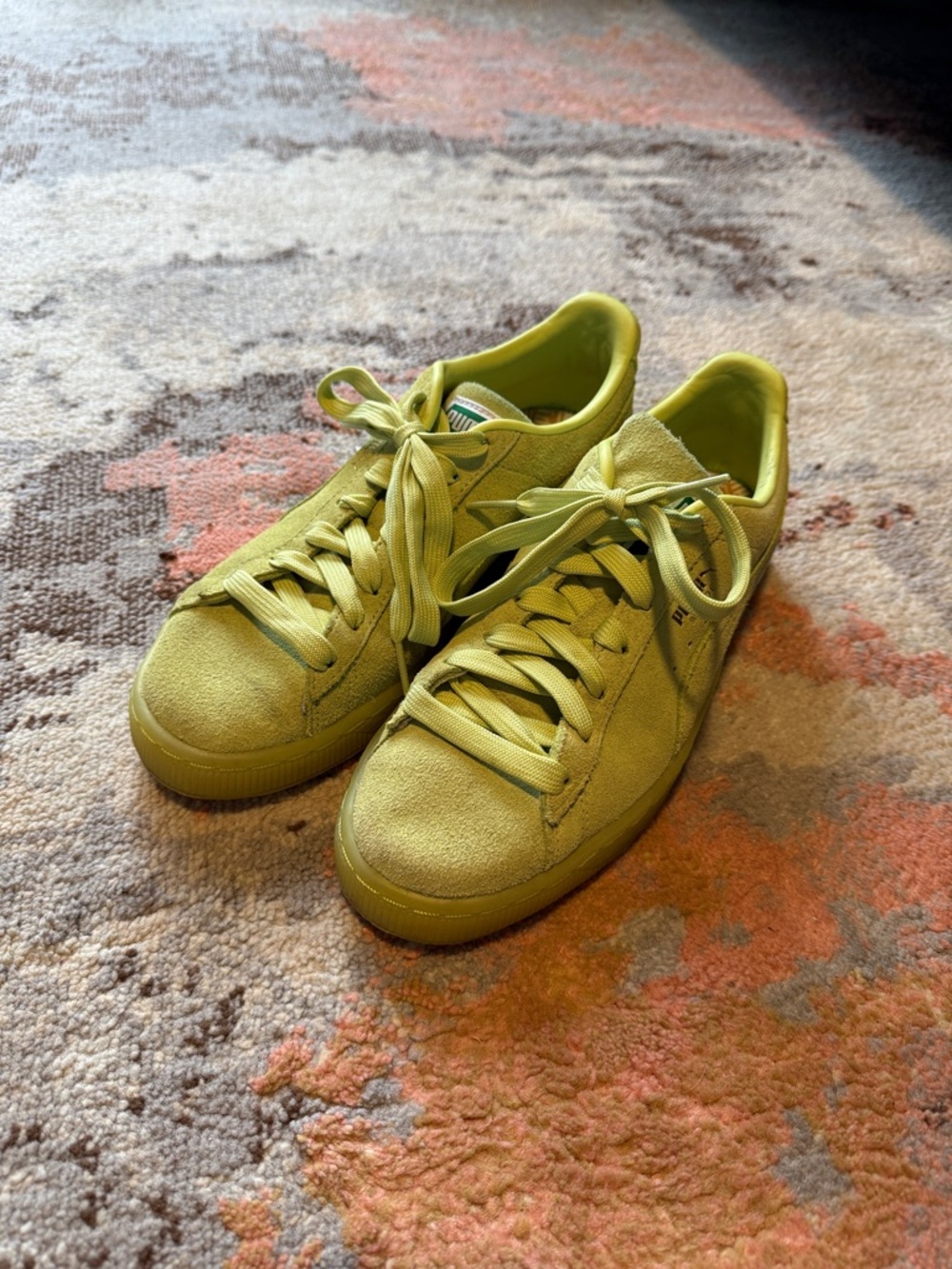 Puma Suede Low-Top Sneakers women’s 8.5